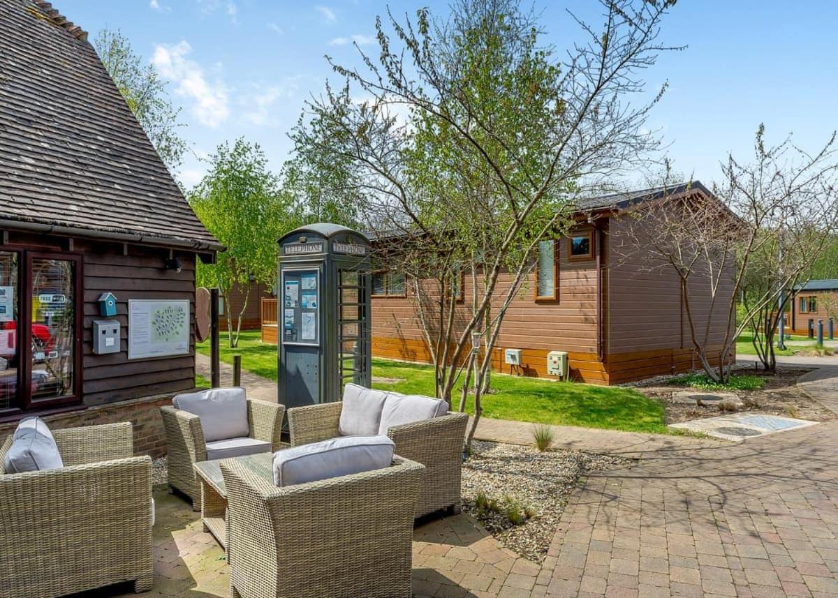 Canterbury Reach Lodge Retreat Petham 外观 照片