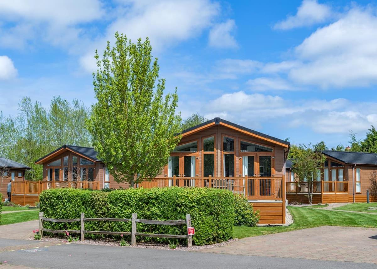 Canterbury Reach Lodge Retreat Petham 外观 照片